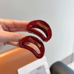 配包装 单个 miumiu 缪缪 新款手工月牙形抓夹 高级感字母简约复古发夹原单货 时尚百搭 潮女必备品