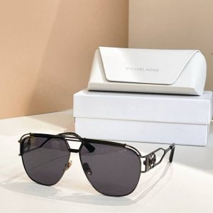 p180 Michael Korsmodel：Mk 1102Size：52口10-140