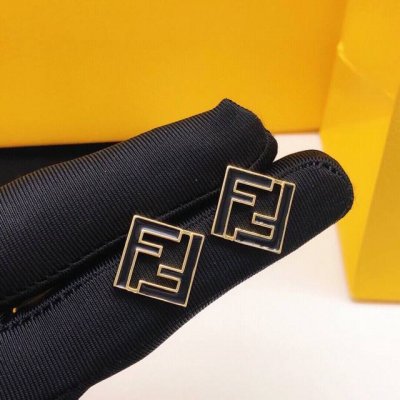 编号Fded0021 芬迪方块耳钉黑色滴油