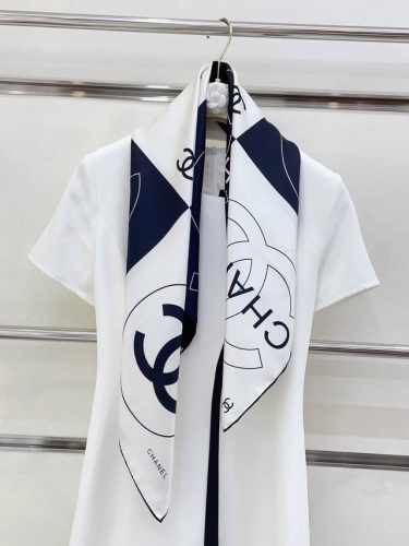 18姆米 双面同色 新款小香 九宫格组合 美翻了[流泪]御用殿堂级极品经典元素图案设计风格美丽至极 真的 上身极为衬肤色 百搭 好看不好看自己看吧 尺寸90X9