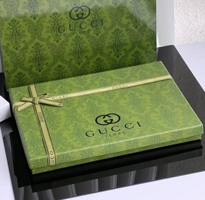 专柜品质 Gucci全家福Q香礼盒 一套礼盒即可拥有古驰系列香水组合，真的那么值共包含四个系列: 罪爱系列、绮梦系列、花悦系列、花之舞系列。每支香都巨好闻！不同