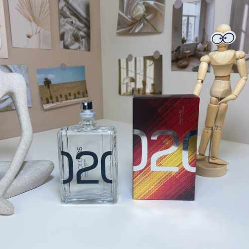 高端品质 古怪分子分子02 Ml Escentric Molecules Molecule E0 08 品牌：古怪分子 调香师：Geza Schoen 属性：中