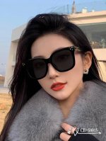 法国塞林-Celine . 宝丽来树脂偏光镜片 . Tr90镜架轻便佩戴舒适 . Size 58-17-142， . 款太阳镜减轻强光负担，遮挡有害光线防辐射，