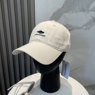 balenciaga巴黎世家新款刺绣Logo棒球帽 很酷的色系 男女佩戴都有不同Style 第一批抢先出货 巴黎粉必入款