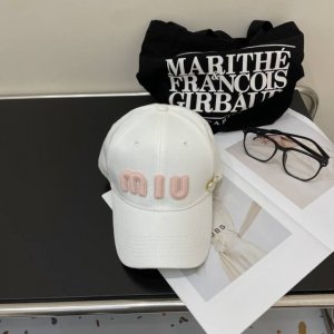 配防尘袋. Miumiu缪缪 新款牛仔订单款刺绣棒球帽大牌款超好搭配 赶紧入手