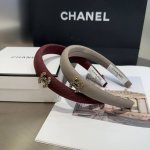 配包装盒 Chanel 香奈儿 最新小香发箍，简单实用，时尚潮流！非常好看，小仙女必备
