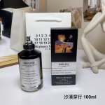 专柜品质 沙漠穿行Acrosssands,2016 马丁马吉拉香水黑瓶100Ml 香调 辛辣木质调 气味 沉香 乌木 大枣辛香料 属性 中性香 标签 甜沉香果香