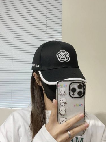 Chanel香奈儿 新款刺绣山茶花棒球帽 新款出货 大牌款超好搭配 赶紧入手