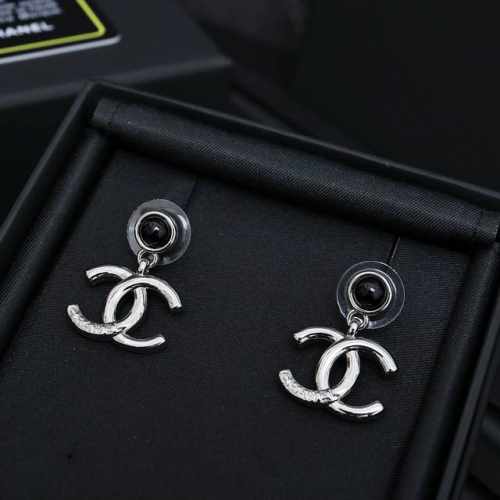 Chanel 25p黑银双C耳环 超级Ins风的一对黑银耳环银酷风真的很适合夏天清爽舒适 干练又大气 极简风设计 耐看百搭