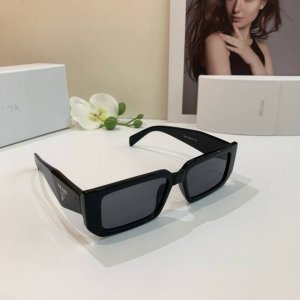 prada 普拉达 男女通用太阳镜 时尚百搭款瘦脸太阳镜 高品质 出行驾驶眼镜