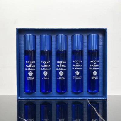专柜品质 帕尔马试管香水5件套！配礼袋帕尔马地中海套装12Ml*5带喷头，配中文标，手提袋内含味道:无花果 加州桂 香柠檬 卡普里岛橙 利古里亚柑橘！