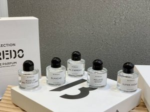 专柜品质 百瑞德Q版香水5件套*10M 内含 超级雪松 无人区玫瑰 白色浪漫 荒漠孤魂 非洲之旅