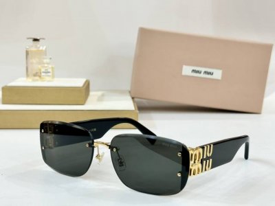 p180 Miu Miu mod：Mu140Av size：65口17 142