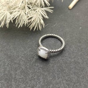 David Yurman 四爪四方钻戒指，白玛瑙款 尺寸：美号，6-7-8-9，四个号 编号Dyjz-078