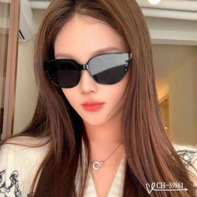 法国香奈儿-Chanel . 宝丽来树脂高清镜片 . Tr镜架-轻便佩戴舒适 . Size：63-17-140 . 新款小香太阳镜减轻强光负担，遮挡有害光线防辐