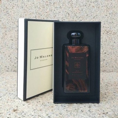 专柜品质 祖马龙限量黑瓶香水100Ml现货两款1乌木佛手柑香水100Ml2晚玉香与天使草香水100Ml，推荐乌木佛手柑香调：东方调；气味：香柠檬 橙子 沉香 乌