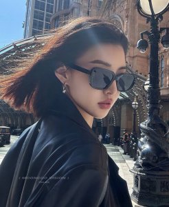 Gucci 2025开春新款 潮流爆款 时尚方框偏光太阳镜 高品质 佩戴舒适 网红潮款墨镜 型号 G5906