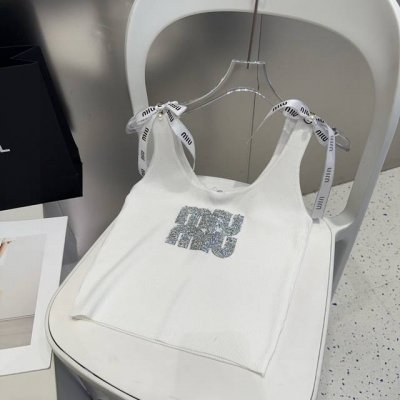 Miumiu背心，搭外套单穿超爆 均码