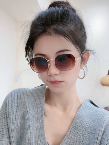 prada 普拉达2025新款太阳眼镜 界级大师制造..最新 高档 潮流时尚百搭男款百搭瘦脸太阳镜 高品质 ！型号： p540