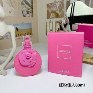高品质/160 华伦天奴粉红女士浓香水80Ml！ 香调：花果香美食调 前调：草莓黑莓麝香 中调：玫瑰玫瑰牡丹 后调：琥珀开司米木果仁糖 属性：女香