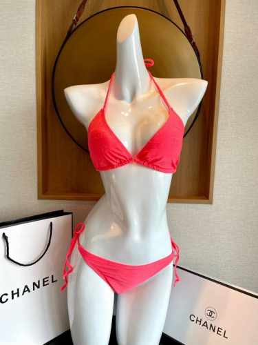 Chanel香奈儿比基尼 上身超级棒！同步各大专柜发售，自然而然呈现时尚感！十分减龄，具有年轻活力。 码数：S M L Xl