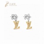 Lv耳钉原版制作、高版本 厚金电镀每一个细节媲美专柜正品，业内仅此一家全世界专柜自购正品打版，这样才能把首饰打造得这么用心完美。随意出入海关与专柜无压力放心戴出