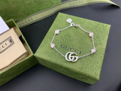 gucci 古驰 双G花朵粉晶手链 现货现货 长度：18厘米 编号：D5147812