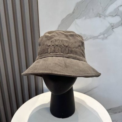 Miumiu缪缪限定新款灯芯绒渔夫帽 棒球帽 灯芯绒纹理渔夫 非常耐看的一款渔夫帽~男女同款 日常出门 自带氛围感 偶尔换换感觉真的太棒了
