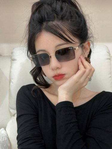 官方同步 品牌:雷朋经典男女士玻璃太阳镜 材质 美国宝丽来高清防爆钢化玻璃镜片 型号 Rb7030