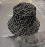 Fendi 芬迪 老花字母渔夫帽，Fd的老花渔夫帽真的很洋气，超火爆的早春渔夫帽，看到收的爆款 时尚百搭 一年四季戴 巨好搭衣服