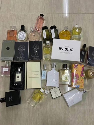 大牌一比一香水清货 非普通版 随机3款120 品质如下 微损耗 部分盒子压坏发裸装 不挑 随机发 无售后 售完即止