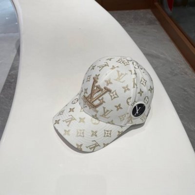 Lv棒球帽 新款路易威登棒球帽 火爆出货 百搭单品随便搭配都很好看 质量超赞 时尚百搭