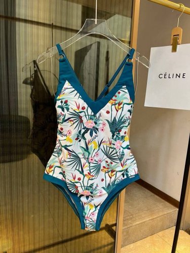 特 p gucci古奇新款连体泳衣 适合多种场景的游泳衣 海边 游泳池 温泉 水上乐园 漂流都可以内搭也完全可以 连体设计遮肉显高挑 腹部有点肉肉也不影响咱美美