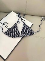 Dior 新款比基尼适合多种场景的游泳衣 海边 游泳池 温泉 水上乐园 漂流都可以内搭外穿也完全可以 面料 透气舒适 速干弹性的游泳衣更加帖肤易清洗 码数 S