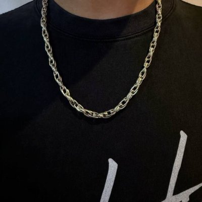 新款 谢霆锋同款项链 专柜品质 Chrome Hearts克罗心 经典复古环扣项链 凹凸造型不同的花纹设计风格 呈现出与众不同 十字架 童军花是克罗心的志 所以