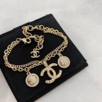 编号Xsl0034 今日现货 新品到货 Ch Nel 字母浮雕水钻手链 春夏新品
