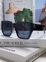 Chanel香奈儿 2025新款英文字母方框太阳镜女韩版潮流百搭墨镜网红街拍简约眼镜