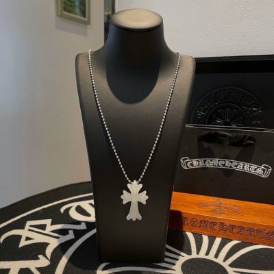 新款Chrome Hearts 克罗心十字架树脂圆珠项链，精致专柜工艺，品质保证，男女同款，多种风格搭配，叠戴也很好看，这不仅仅是一条项链，更是你展现个性与品味