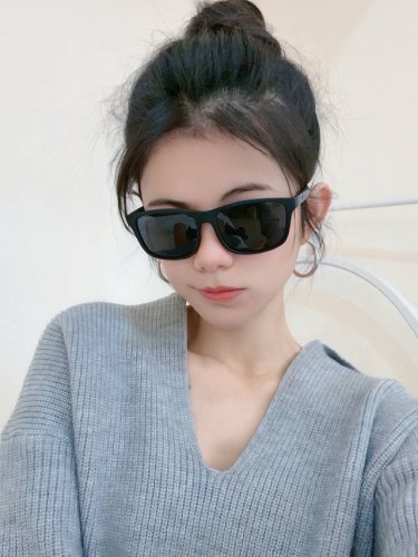 偏光系列太阳镜 原版出货 巴宝莉网红超爆款经典奢华全球风 [亲亲] 时尚方框太阳镜 气质非凡 经典大框款式太阳眼镜[篮球] 顶级品质 奢华Logo 型号：B22