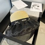 100￥ miumiu缪缪新款灯笼帽，遮阳草帽，防紫外线帽檐，头围57Cm
