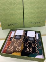特批60 Gucci · 古奇G家经典中筒女款袜子【一盒五双】专柜同步长袜，超级经典的双G标志百看不厌纯棉材质，双针双路织造，上脚透气柔软舒适，全品相订单，超级