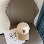 特价 配防尘袋。 Loewe罗意威 2025新款拼色简约大牌棒球帽，专柜经典款，男女通用