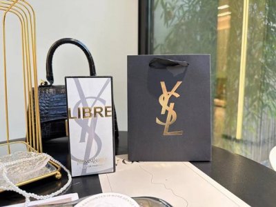 专柜品质 自由之水 90Ml Ys19年新香Libre Edp来啦~~ 圣罗兰与创作歌手Dua Lipa联名推出新款香水Libre, Libre香水专为勇敢的女