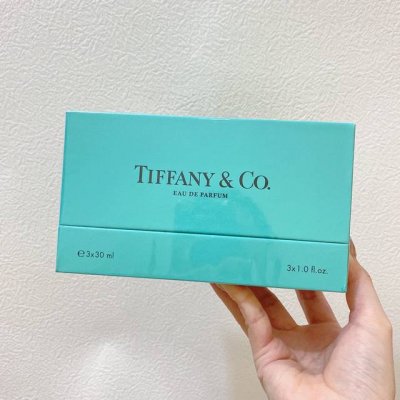 原单品质 专柜品质 蒂芙尼中样香水3件套3*30Ml带喷头，套装包含热情香水，钻石同名，女士香氛属于一年四季都能用的款式，很日常，留香也不错，完全不会踩雷。随手