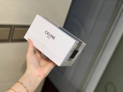 专柜品质 celin' 香水高定套装 思琳的香水太好闻了 瓶子简洁有质感味道高级 包含9种经典的香味 每瓶10Ml
