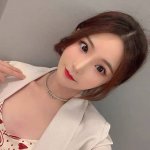 miu Miu 字母项圈最适合日常搭配～ Miumiu缪缪 满钻 Bling Bling五金点缀晶钻 个性复古又不失奢华又有女人的性感魅力 必入！