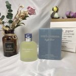 专柜品质 Dolce Gabbana Light Blue杜嘉班纳逸蓝男士香水 125Ml 香调:水生木质调 前调:橘子葡萄柚 中调:海水杜松 后调:琥珀木麝香