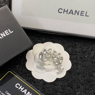 香奈儿耳钉热销款爆上新一致Zp 专柜正品 Chanel22 白金麦穗耳环耳钉 施华洛世奇钻质感拉满！ 经典的麦穗造型，寓意着收获所有美好 上耳大气优雅