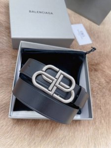 balenciaga 巴黎世家意大利原厂树膏皮，纯铜复古五金，正品尺寸3.0Cm 顶级