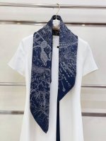 18姆米 双面同色 H**S真丝新款买了都说好看推荐 正在接通中 90 真丝方巾，顶级工艺超值专柜爆款立体呈现图案纹路实物档次极高特殊工艺高端研发惊艳问世特殊尖